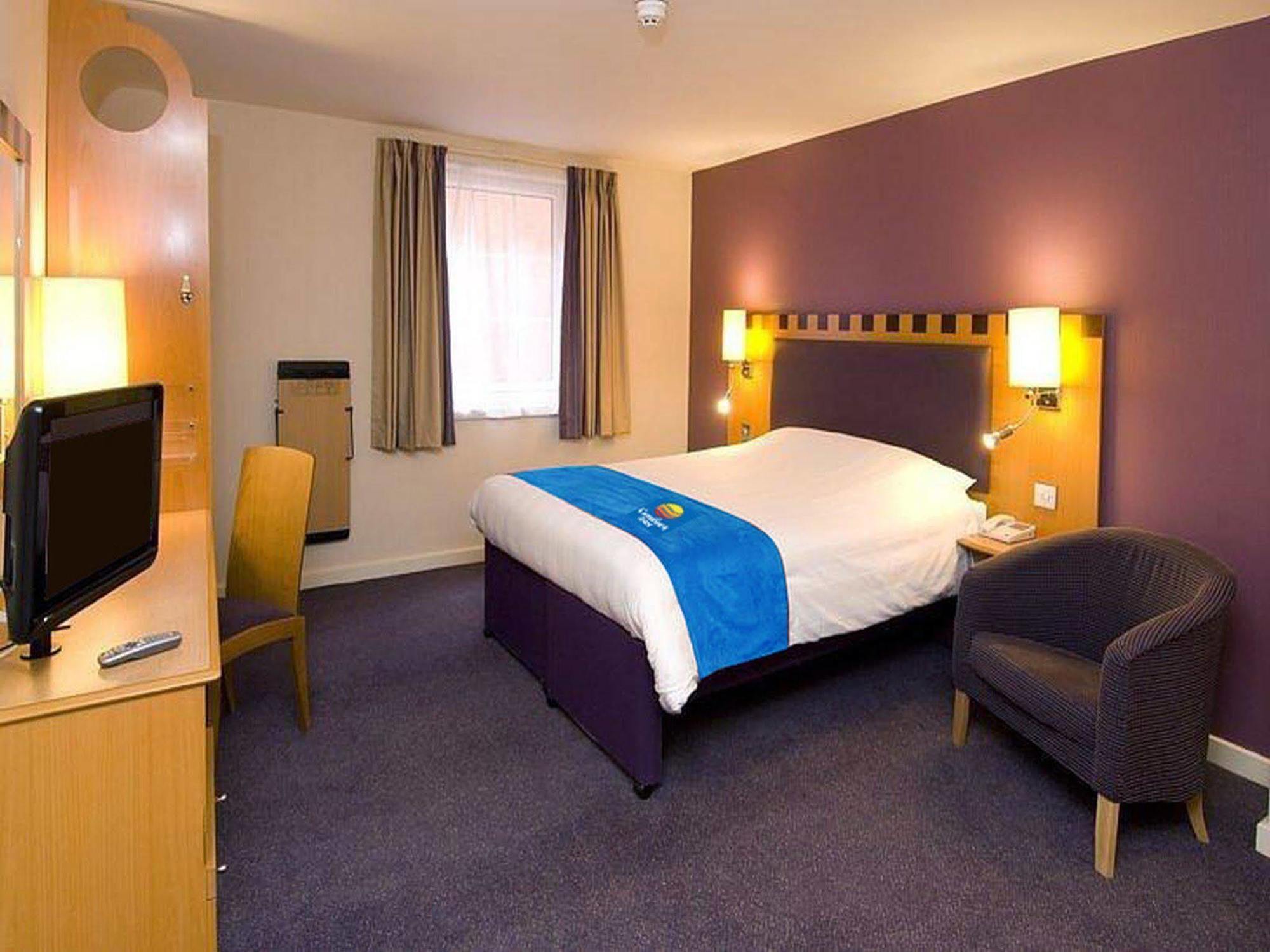 Comfort Inn Manchester North Міддлтон Екстер'єр фото