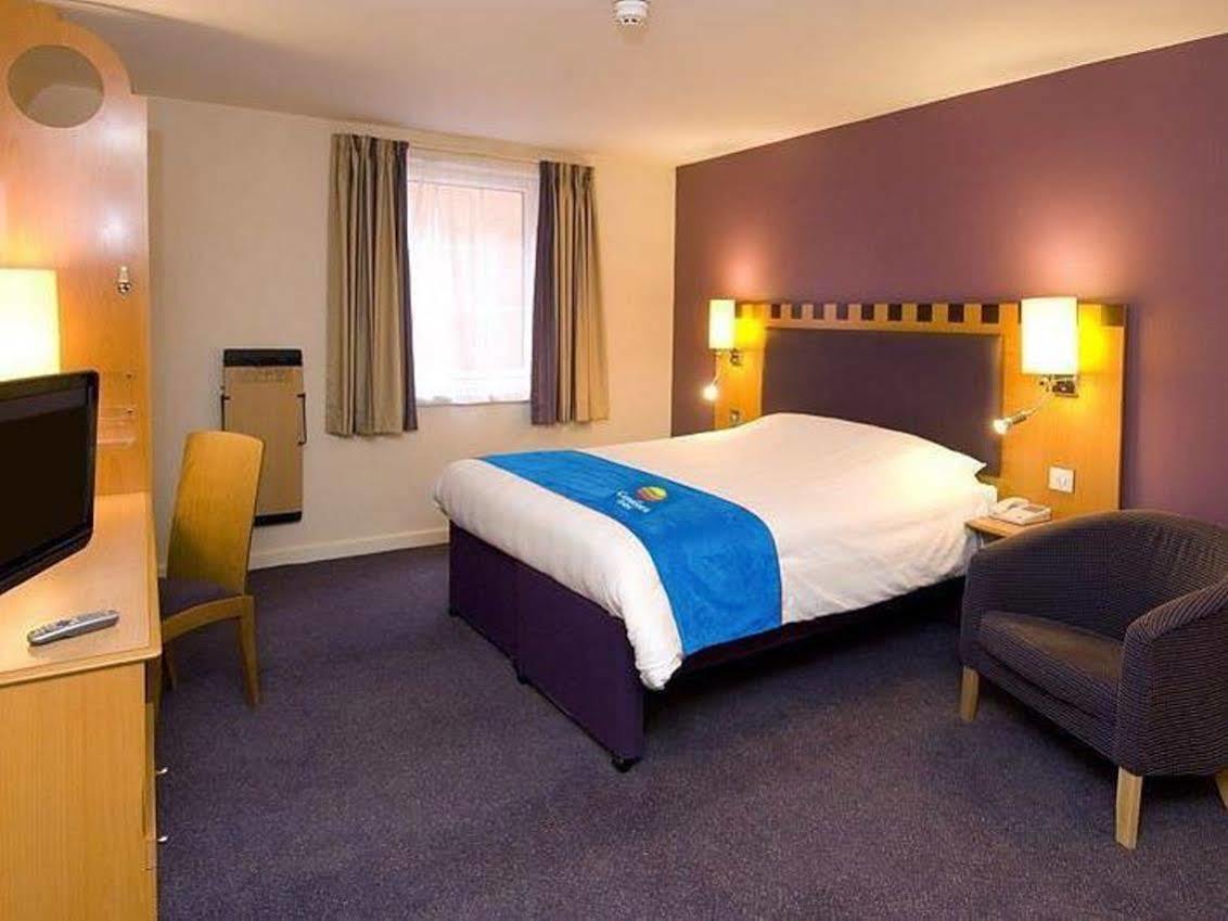 Comfort Inn Manchester North Міддлтон Екстер'єр фото