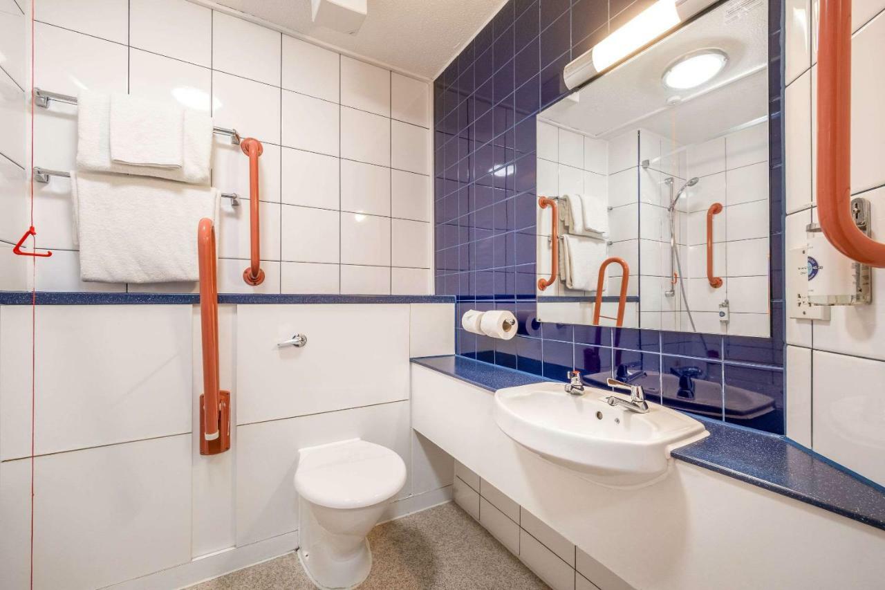 Comfort Inn Manchester North Міддлтон Екстер'єр фото